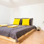Spacious Two Br Plus Ac Plus Selfcheckin