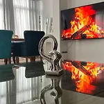 Ein Charmanter Zweifamilienhaus