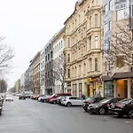 Global Living - Design Apartment I Central I Smart-Tv I Kitchen I Berlin