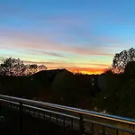 Luxury Penthouse Jacuzzi, Pool Table, Bbq & Desks