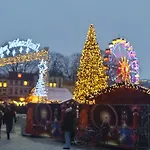 Mitte Von Mitte - Blick Auf Den Turm