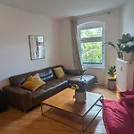 Cosy Flat In Berlin\'S Trendy Area