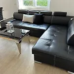 Traumhafte Haushaelfte Mit Kamin, Garten & Whirlpool