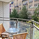 Topdomizil Apartments Checkpoint Plaza