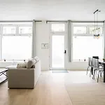 Spacious Family Apartment With 2 Bedrooms