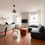 Nook Design-Apartments Mit Kueche, Duschbad, Neben U-Bahn Station Aber Ruhig Gelegen