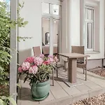 The Malmoeer, 1 Bed Room With Lovely Terrace Up To 2