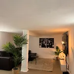 Stilvolle Wohnung In Wilmersdorf