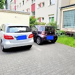 Duplex Apartment Ullstein- 4 Bedrooms, 2 Bathrooms, Living Room, 2 Parking Spaces, Boxspringbeds, Family & Business Apartment!