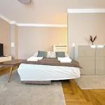 Lux Central Apartment