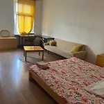 Schillerkiez Helle Zentrale Wohnung Mit Berliner Charme