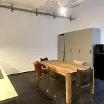 Classic Black Room In Vibrant Area 6