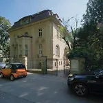 Parklounge Apartment In Historic Villa
