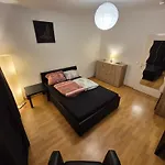 Schoene 3 Schlafzimmer Wohnung Mit 4 Dopplbetten
