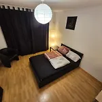 Schoene 3 Schlafzimmer Wohnung Mit 4 Dopplbetten