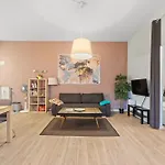 Apartment Uthman Berlin-Neukoelln