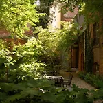 Wilmina Suites