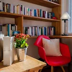 Sunny Apartment In Neukoelln