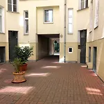 Fewo Im Nollendorfkiez, 2 Zimmer, Kueche, Bad,