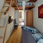 Ruhige Ferienwohnung In Kreuzberg
