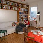 Sunny Apartment In Neukoelln