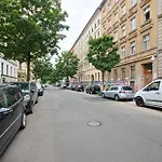 Quiet Courtyard Apartment