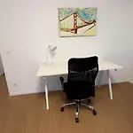 Modernes Ferienapartment In Berlin-Neukoelln