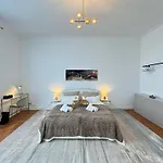 Holidayhome Apartments L Spacious Luxury Apartment In Prenzlauer Berg