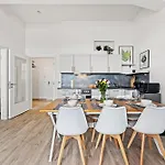 Mint Apartment Ueber Der Stadt Parken Kueche Wifi