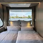 Nena Hausboot