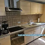 4 Sterne Souterrain Apartment Alt-Mariendorf