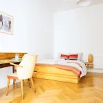 Cozy Designer Apartment In Friedrichshain