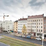 The Rheinsberger - Cosy 2Br One Living Room Up To 6