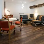 Quiet Courtyard Apartment