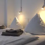Bnb Near Brandenburg Gate - Rooms & Apartments