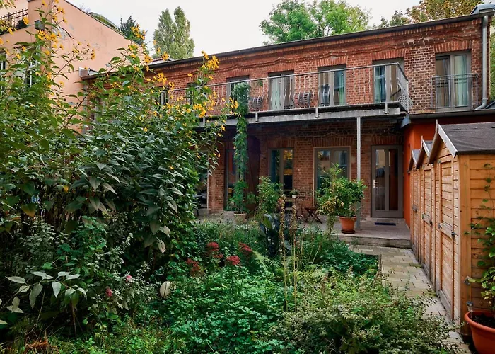 Beautiful Backyard Remise