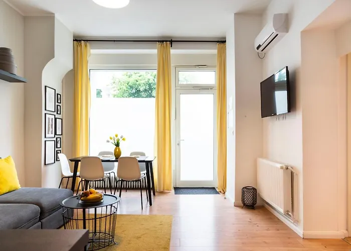 J.V Ku\'Damm 2 Bedroom Style Apartment +A/C&Rain-Shower