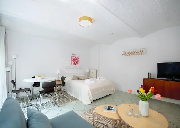 City Hideaway With Terrace