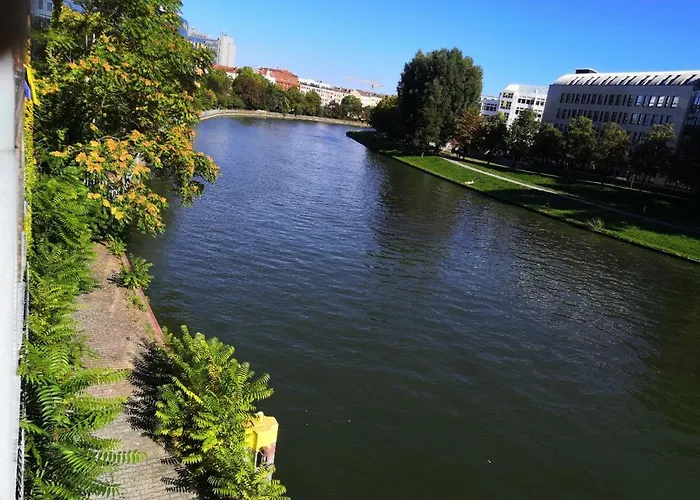 200Qm Loft For Friends And Family - On The Spree!