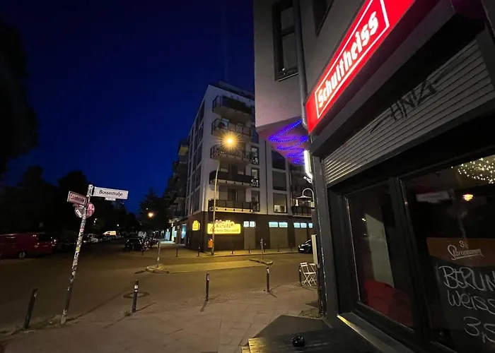 Stylish 2-Room Apartment With Balcony Next To East Side Gallery