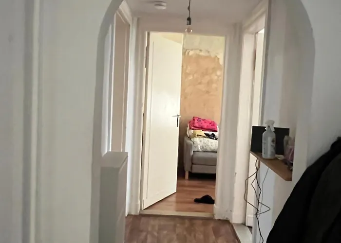 Schillerkiez Helle Zentrale Wohnung Mit Berliner Charme