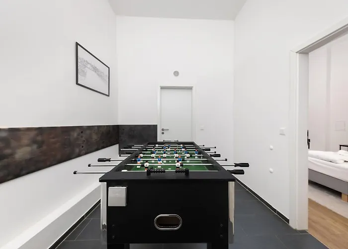 2Br Modern Apt Maybachufer Tischkicker