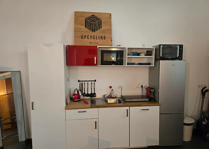 Luftiges Upcycling Studio Im Eg - Zentral