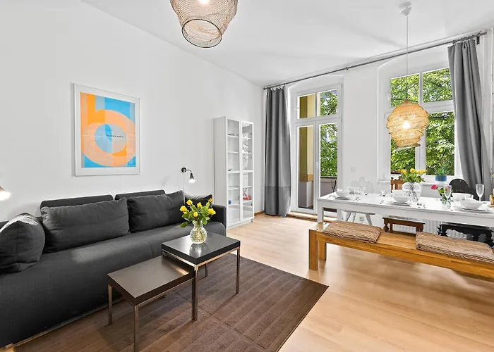 Holiday 33 Apartments Efg Schoenhauser Allee Mit Balkon