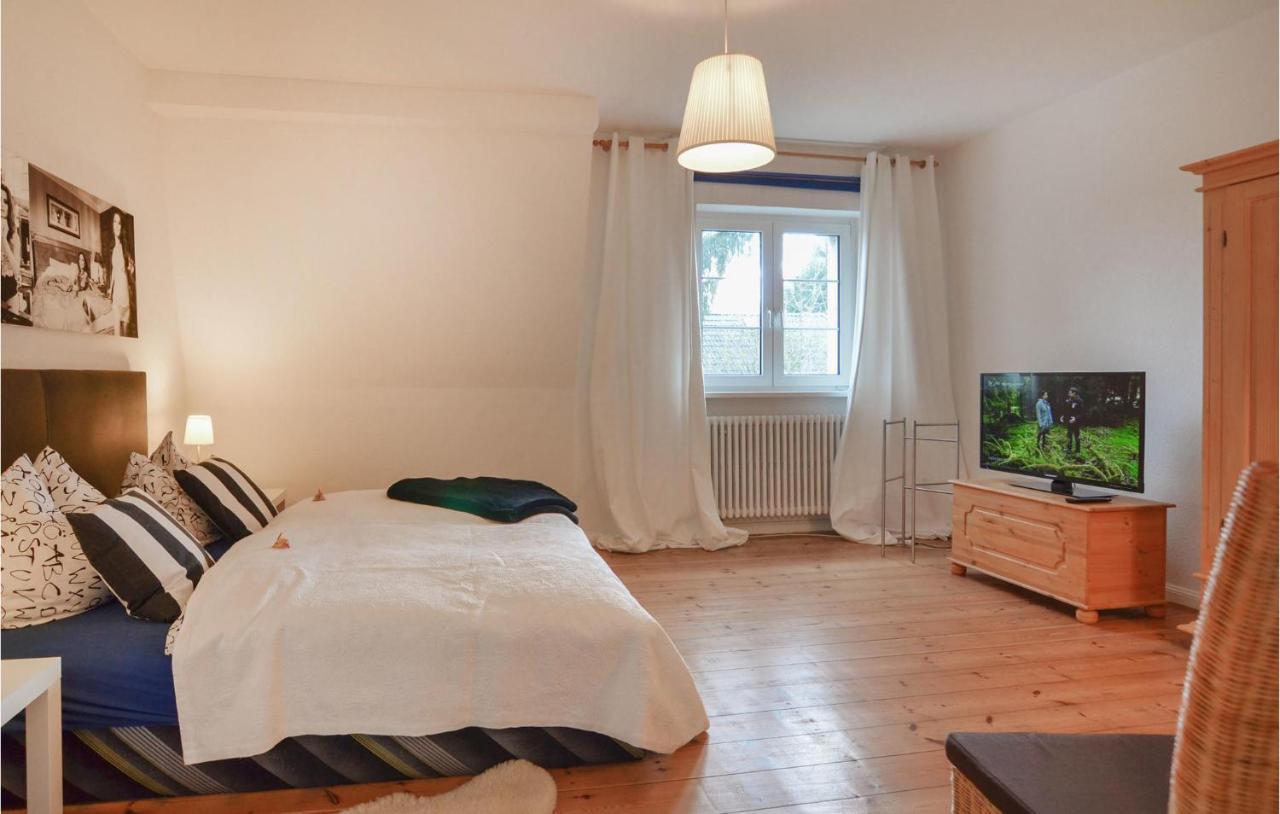 2 Bedroom Lovely In Holiday home Berlin