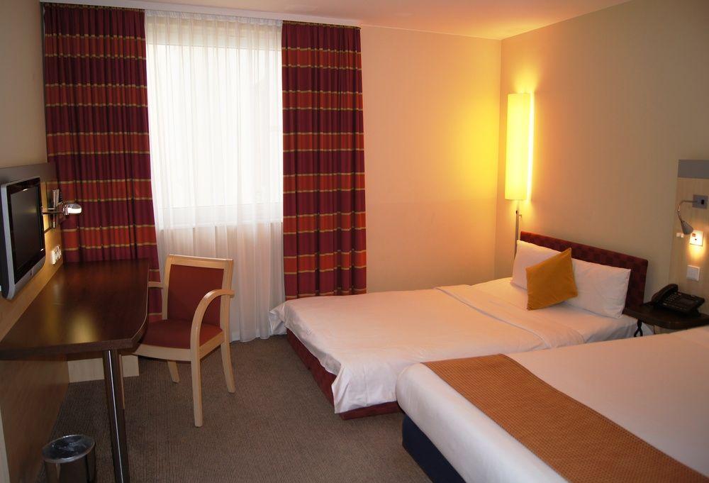 Hotel Express Centre West