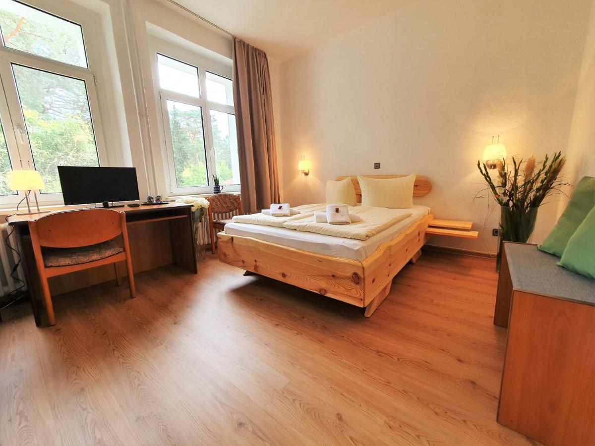 Hotel Waldhotel Am Berlin-schmoeckwitz 3*