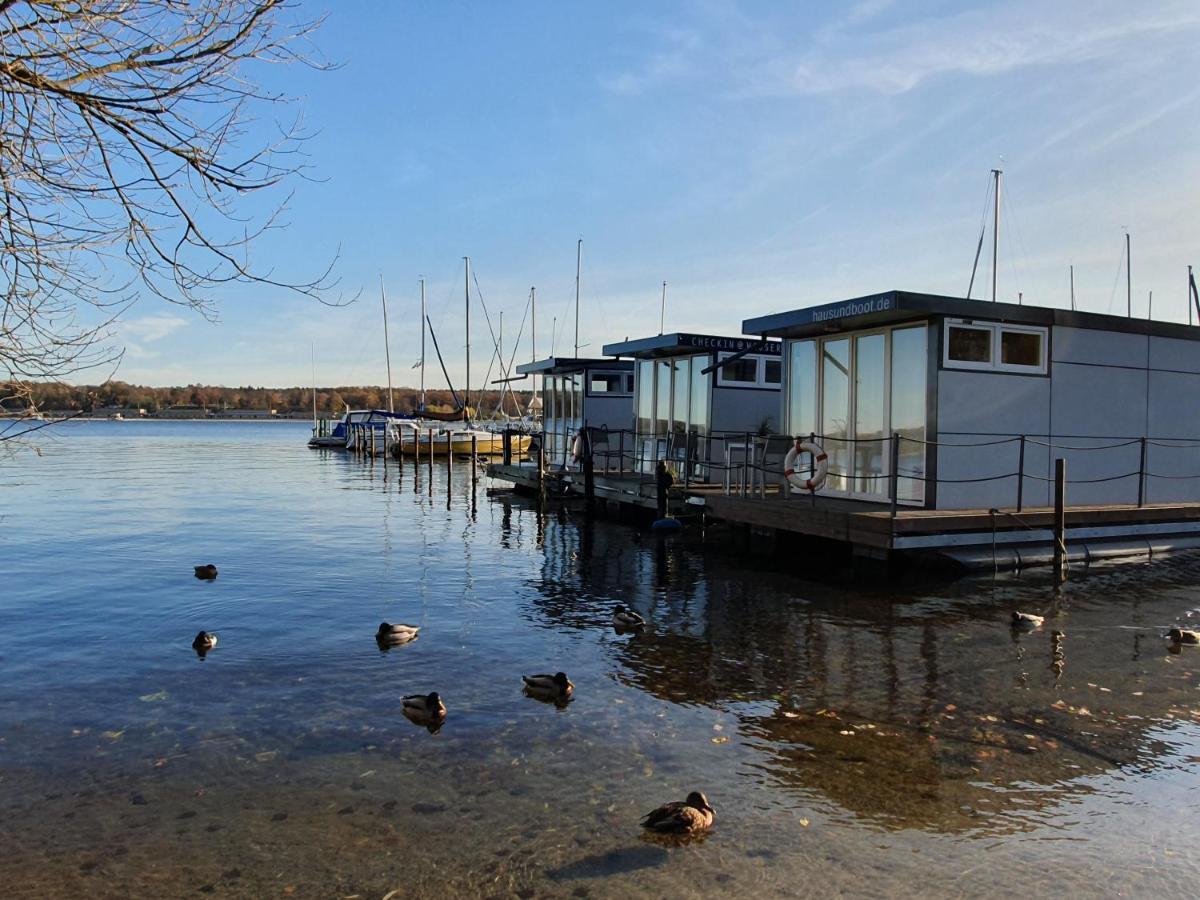 Botel Hausboot Wannsee 1