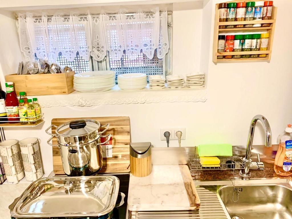 New Mitte Free Snack Hot Tea And Coffee Hostel Berlin