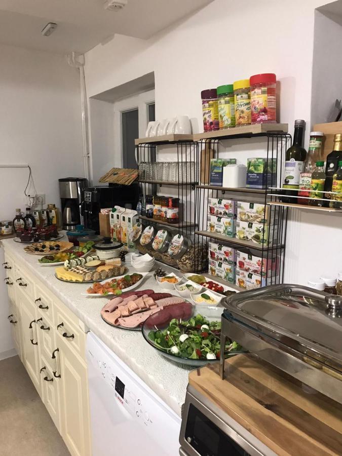 Hostel New Mitte Free Snack Hot Tea And Coffee *